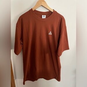 NIKE ACG Max90 T-Shirt Brown Red White Loose Fit Men Size Medium Tall HJ0798-245